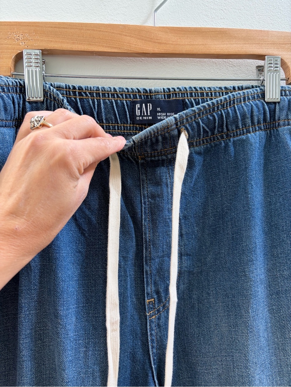 NWT GAP HIGH RISE WIDE LEG JEANS - Picture 5 of 7
